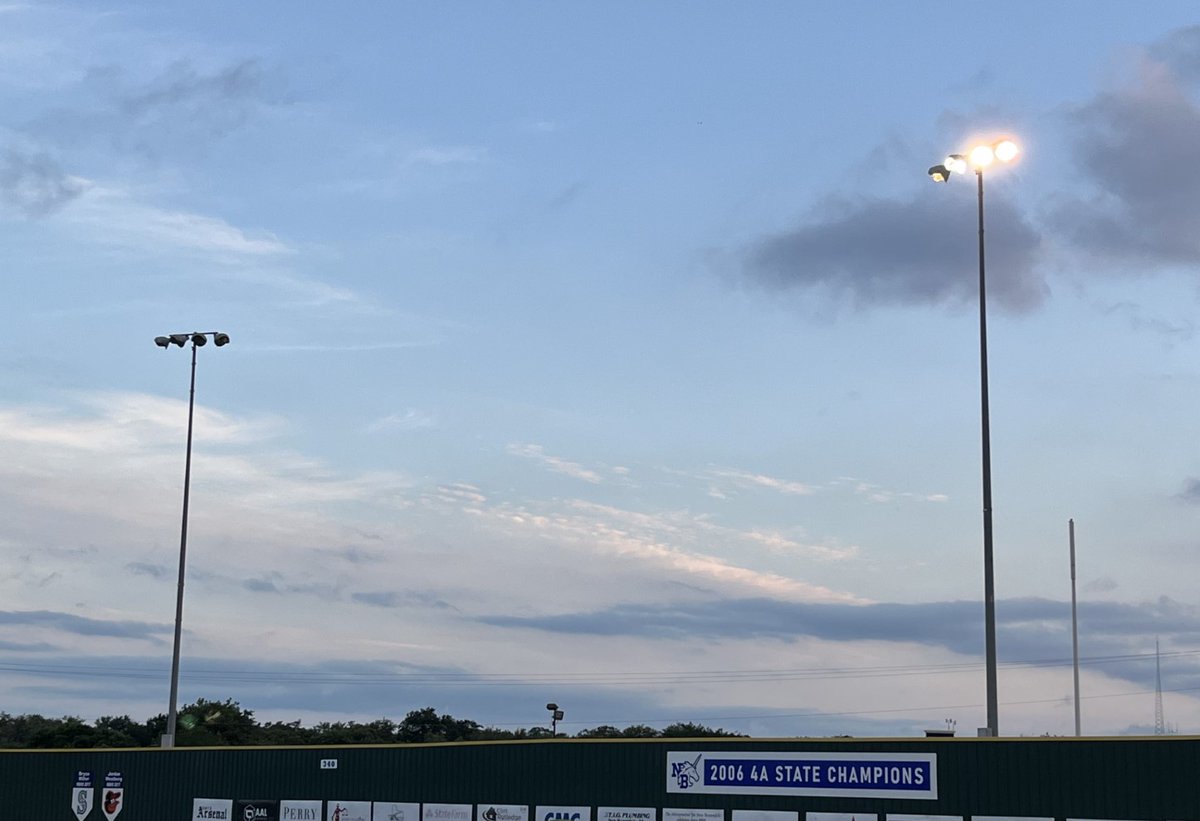 As they wait for the lights to come on for Game 1 of the Reagan/New Braunfels series, on a lighter note, the sold out crowd has already sold out the concessions at the ball park.💰