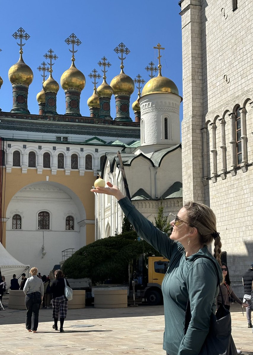 Took an onion 🧅 on a tour of as many onion dome churches as I could find on my recent Moscow visit. Way more entertaining than taking standard tourist pics