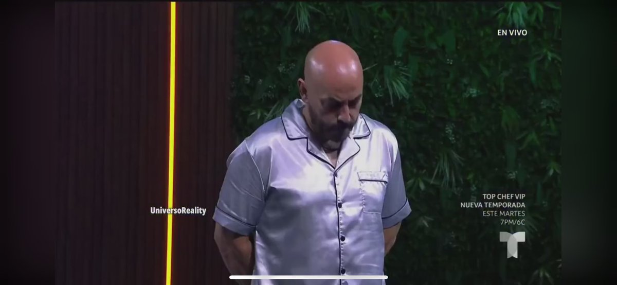 Telemundo queriendo hacer ver a  Lupillo como el más humilde con unas ridículas Pjs.   #LCDLF4 Bah!