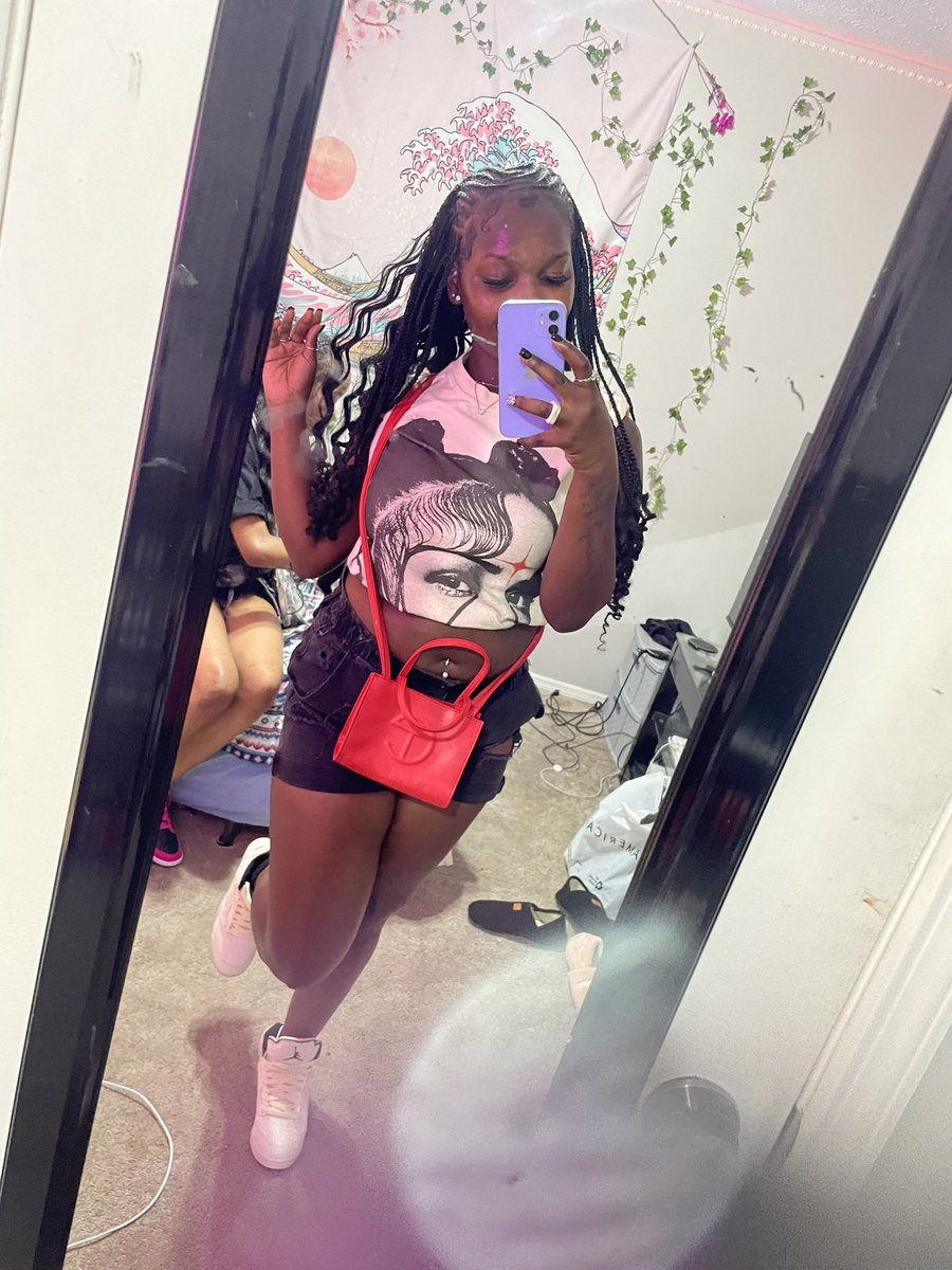 userr111m's tweet image. #lookgood 😘😘😘