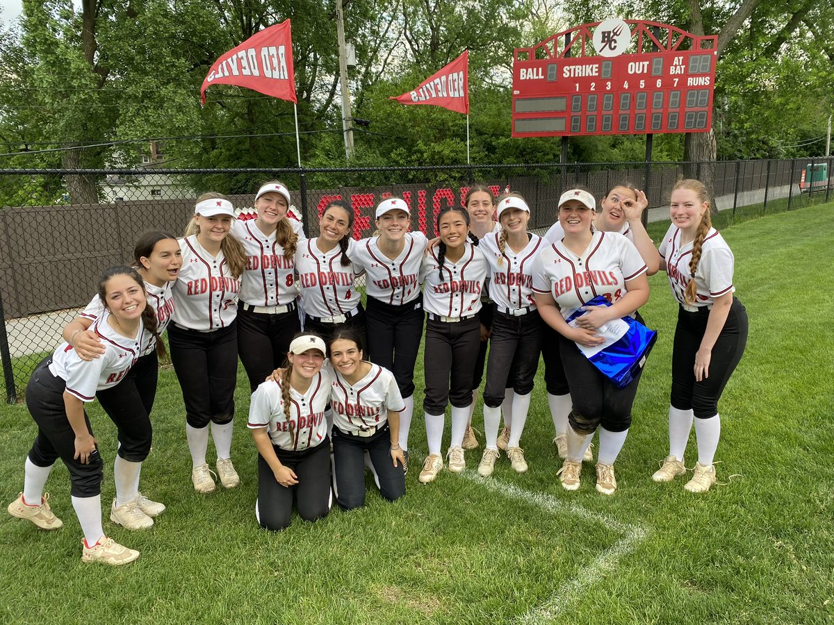 A 4-0 week for the varsity softball team. HC beats York 5-3. Another win for freshman, Malia Kuo. Timely hits from Georganas, McDaniel, and Cook. Dipasquale scored 3 runs. @HCSoftballRDN