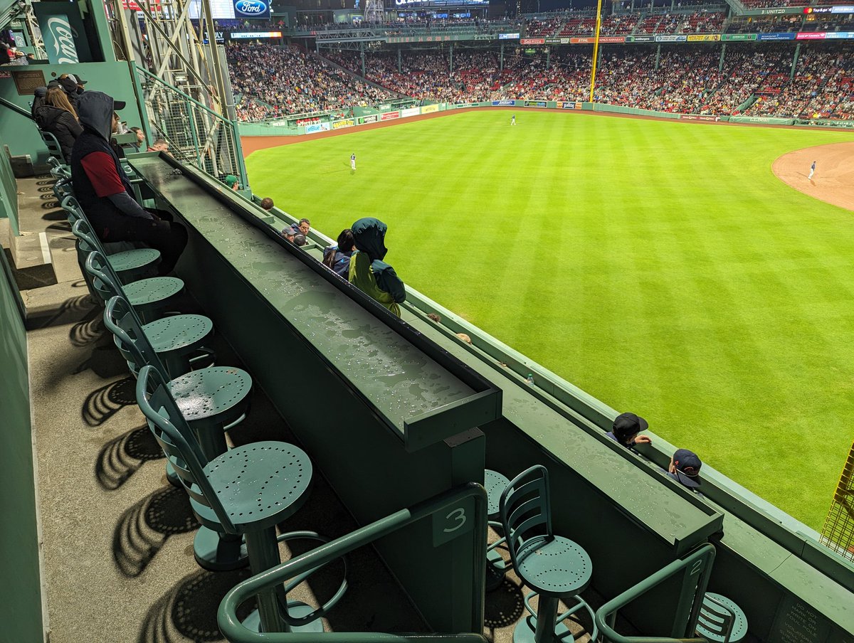 So my workplace sent me to Boston, and I decided to catch a game at Fenway Park! 😊

I'm not much of a Sox fan, but always wanted to see a game here. This place is awesome! Such a classic feel.

I even snuck up onto the Green Monster for a picture 😆❤️ #baseball #FenwayPark