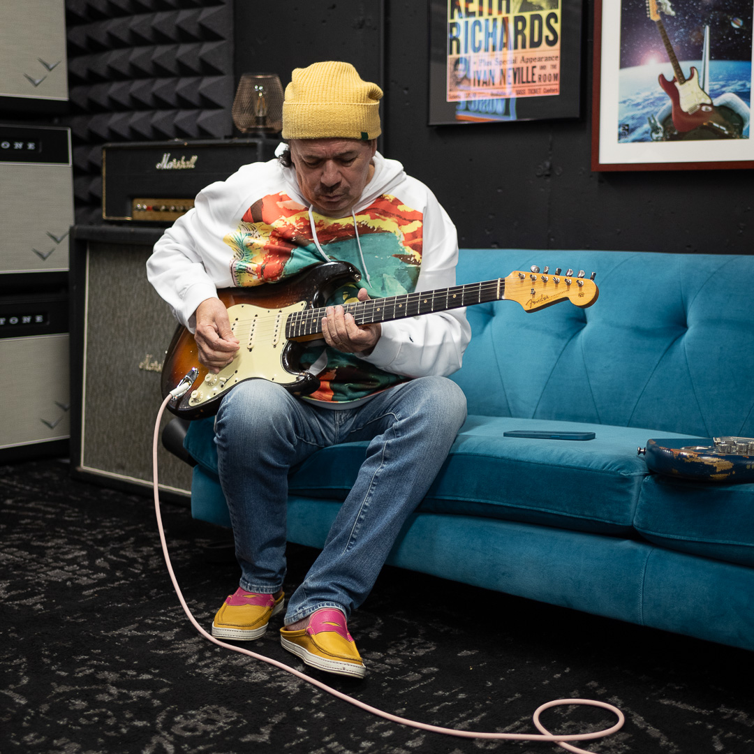 #ThrowbackThursday to when Carlos Santana came through to check out some Vintage Strats! Be like Santana; come through Chicago Music Exchange to shop the best Vintage & Used Gear out there! bit.ly/39srLf7 #chicagomusicexchange #Santana #Throwback #VintageGuitar