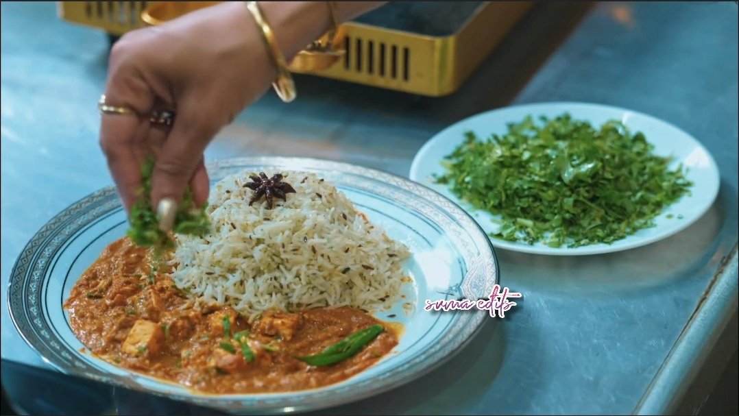 Hmm.. this looks Yummmm 😋😋😋 Jeera Rice & Paneer Butter masala 👌 #Anupamaa
