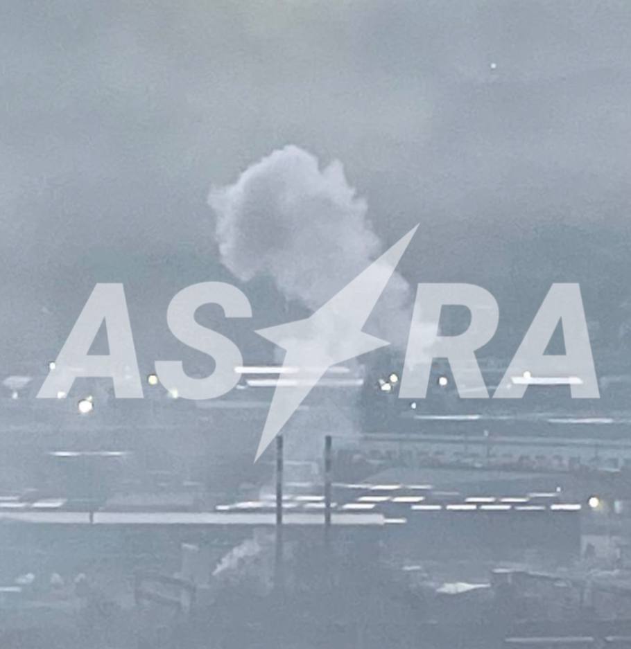 💥 Russia: Reports of 26 explosions already at the port of Novorossiysk as Ukrainian air & naval drones continue the massive attack right now. Currently 4:47am.
