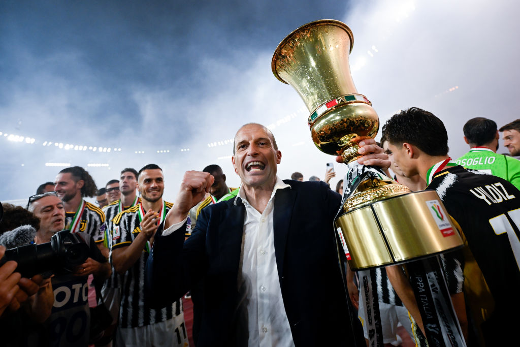 FabrizioRomano's tweet photo. ⚫️⚪️ Juventus will decide in the next hours about the possibility to sack Massimiliano Allegri with immediate effect. It's matter of time.

In any case, Allegri will be fired as reported yesterday; it can happen now or at the end of the season. https://t.co/Y4useZTk7l