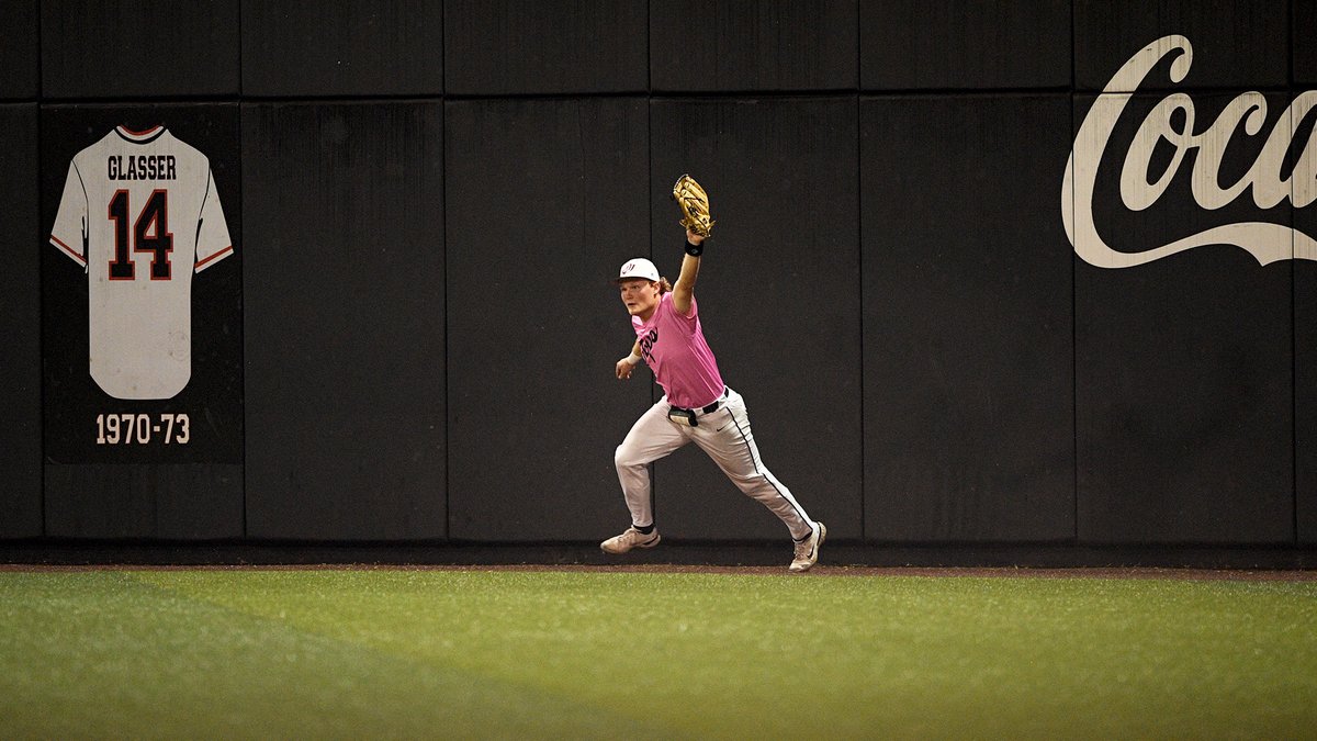 outfield going crazy 🤯