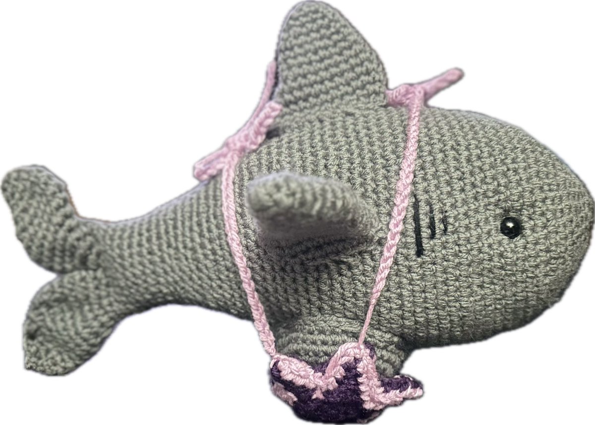 MangoMarci's tweet photo. Her name is Jawsophine #crochet #shark https://t.co/UO2wBe5sAq