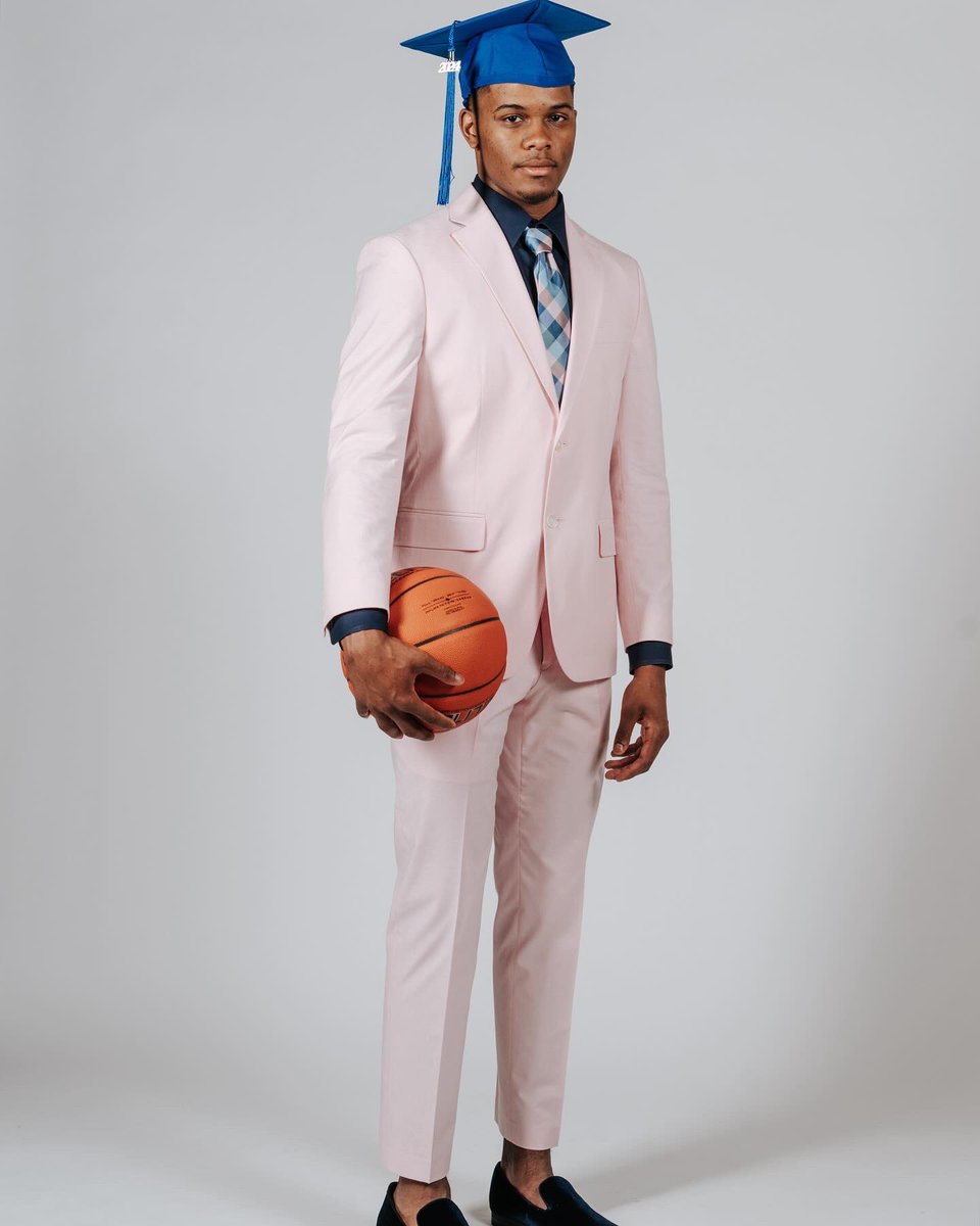 I can lead because l've allowed myself to be led. I can teach because l've allowed myself to be taught. I can guide because I've allowed myself to be guided. All Glory To God🙏🏾👨🏾‍🎓 Commitment Coming Soon!👀
#ididit🔟
#GodisGood