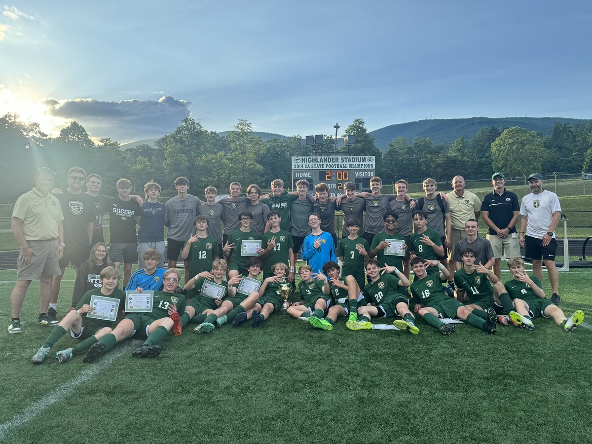 Big congrats to our JV team for winning the JV District Championship game tonight 4-1 over James River. Jackson Jones netted two goals as Tyler Shannon and Evan Harris earned the other goals. The guys finished the year 13-3-1! Congrats guys! ⚽️