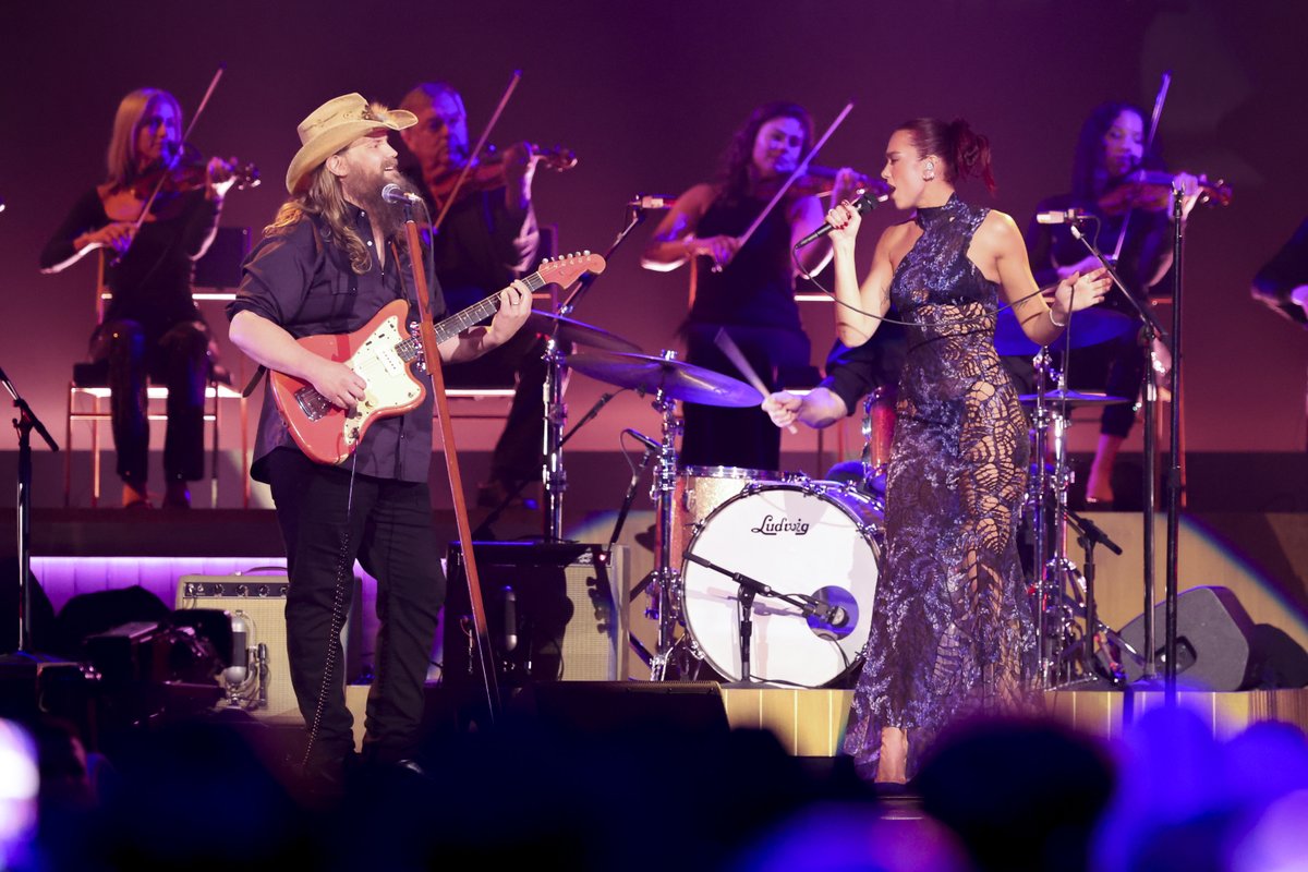 I think I'm in love with you 💕 @DUALIPA @ChrisStapleton #ACMawards