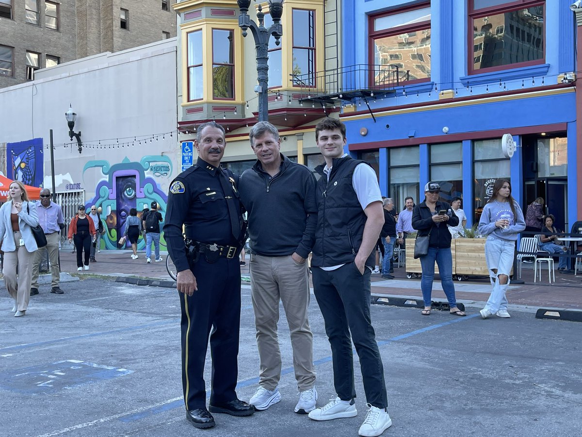 Acting Chief Joseph joined the Downtown community in kicking off the monthly Summer Block Party series in Fountain Alley. What a great way to celebrate the beautiful weather and the vibrancy of Downtown San Jose! ☀️🎶