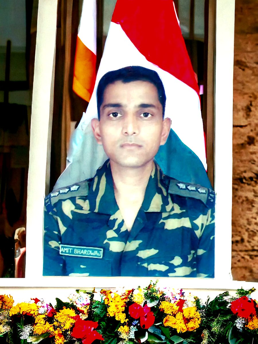 '🇮🇳 Remembering Our Heroes🇮🇳'

Captain Amit Bhardwaj, gave his supreme sacrifice during #OpVijay on 17 May 1999 at Kargil.

Shahid Amit Bhardwaj Memorial Charitable Trust, #Jaipur perpetuates his legacy through an annual blood donation drive on the day he gave the supreme