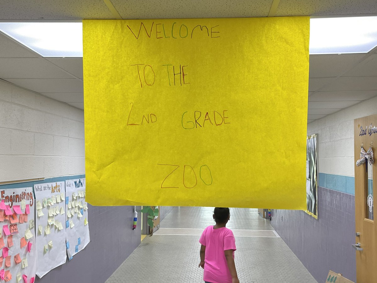 Hallway Vibes at Innovation Night <a href="/HMSTEAMtigers/">Herbert Mills STEAM</a>