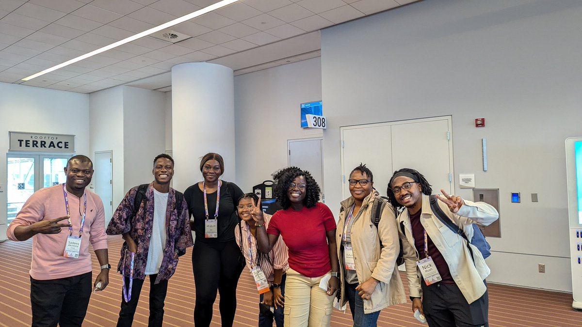 SadeeqAkintola's tweet image. Days 1 &amp;amp; 2 of #PyConUS24 have been nothing short of fantastic! So many workshop options with high quality content to pick from.

I also got to connect with many black Pythonistas. Looking forward to the conference sessions &amp;amp; key announcements during the Keynotes. #PyConUS #Python