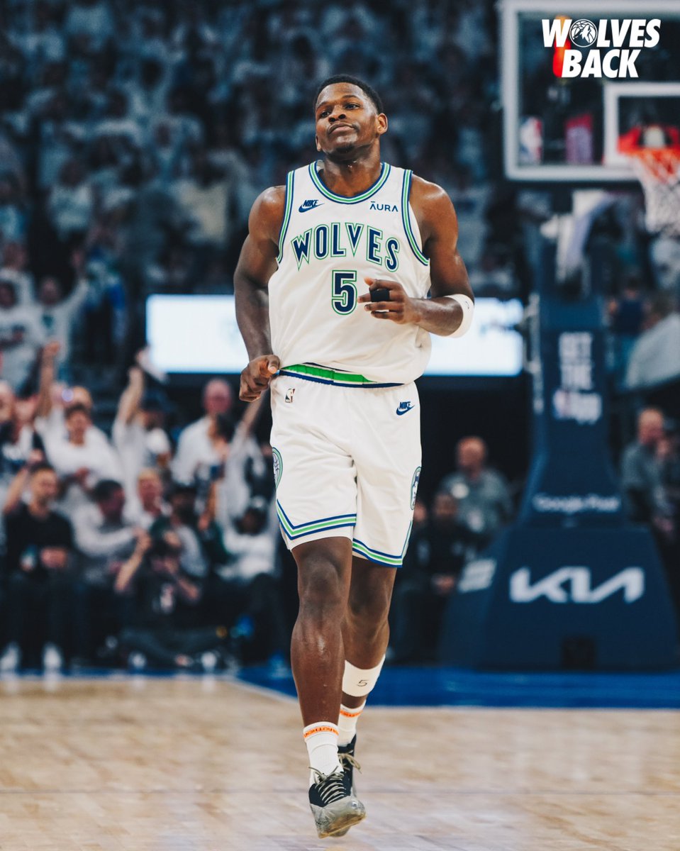 Timberwolves's tweet photo. 😏 https://t.co/P4Hwqk72Jh