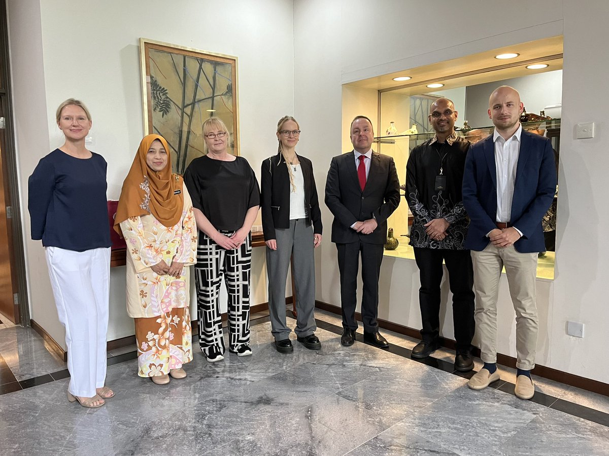 Pleased to host the @VE_RI_FIN and Department of Chemistry Malaysia teams today at the Finnish residence. Thank you for visiting! @Ulkoministerio @FinEmbMy