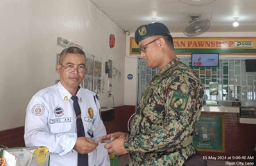 Iligan City Mobile Force Company personnel conducted Dialogue.

#SaBagongPilipinasAngGustongPulisLigtasKa
#ToServeandProtect
#serbisyongcardo
#SerbisyongMayPuso