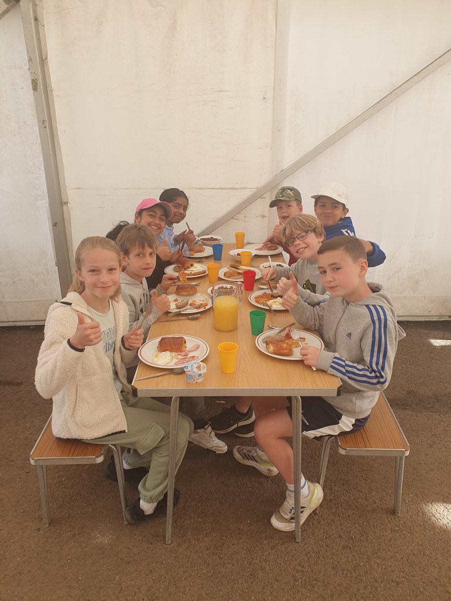 We are enjoying our final breakfast in the sunshine 🌞 #residentialfun