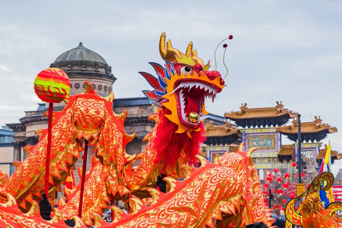 “In a dragon dance, a team of experienced, and fit, individuals moves a long dragon puppet through a series of beautiful and complex moves, reflecting the boldness and power of the creature.”
#Cece #YearOfTheDragon #DragonYear #SOL