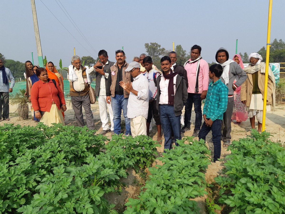 Padma Shri Awardee, Shri Ram Saran Verma added to the accentuation of the Agri-tourism event in #IGP #Lucknow, yesterday. Here's to recognising his pioneering efforts in experiential and agri-rural tourism! #AgriRuralTourism #RuralTourism #AgriTourism #UttarPradesh @MukeshMeshram