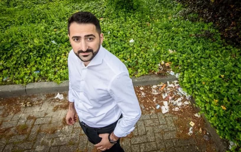 Peuk of papiertje op straat gooien? Dankzij Malkis (28) betaal je in Enschede straks 1000 euro boete: tubantia.nl/enschede/peuk-…