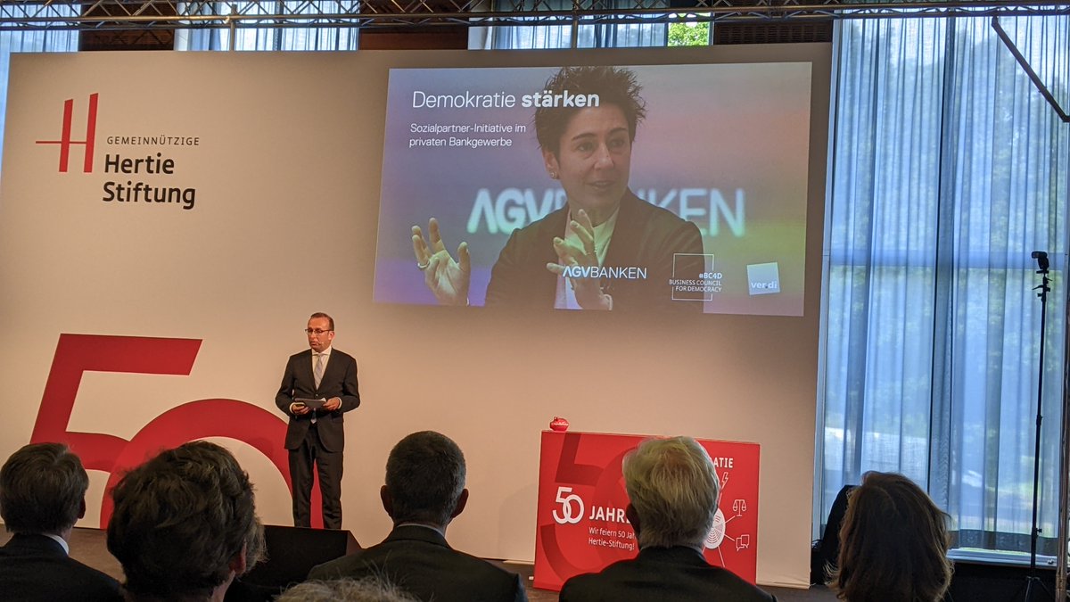 Demokratie stärken - Hertie-Stiftung (@demokratieghst) on Twitter photo Was für eine #Stiftung! Ein Abend voller inspirierender Themen auf der Feier zum 50. Jubiläum der Gemeinnützigen Hertie-Stiftung.
Ein riesen Dankeschön an <a href="/ARGohdes/">Anita Gohdes</a>, Dr. Eva Koch, @CellTypist, Carsten-Rogge Strang, Nejla Erkilic, <a href="/Maikl_Wenzel/">Michael Wenzel</a> und Marek Fink für die spannenden Was für eine #Stiftung! Ein Abend voller inspirierender Themen auf der Feier zum 50. Jubiläum der Gemeinnützigen Hertie-Stiftung.
Ein riesen Dankeschön an <a href="/ARGohdes/">Anita Gohdes</a>, Dr. Eva Koch, @CellTypist, Carsten-Rogge Strang, Nejla Erkilic, <a href="/Maikl_Wenzel/">Michael Wenzel</a> und Marek Fink für die spannenden