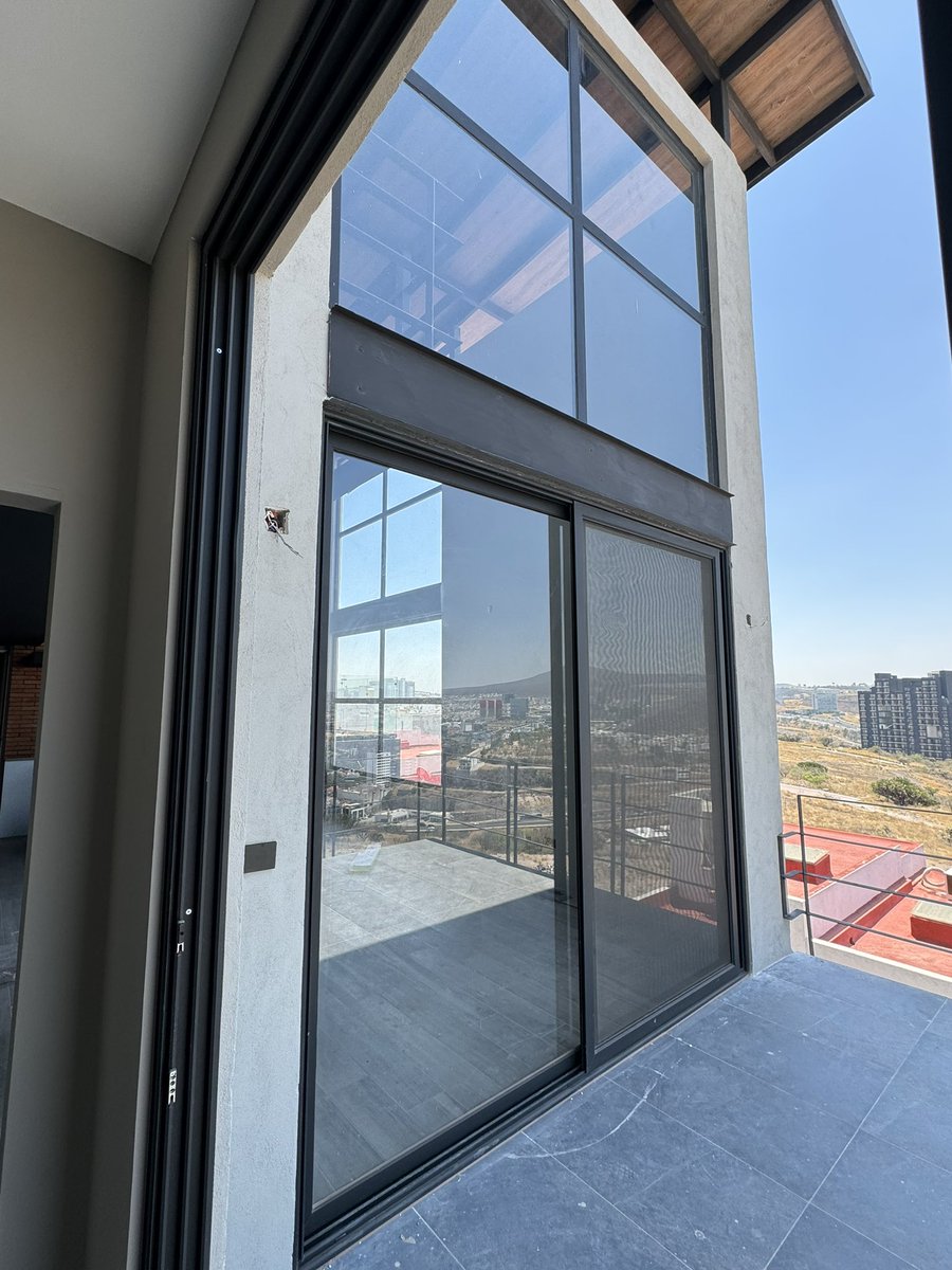 CrisvisaC's tweet photo. Fabricación de Ventanas Línea Española #crisvisa #crisvisanaucalpan #ventanasdealuminio #vidriotemplado https://t.co/cekQhugzSC