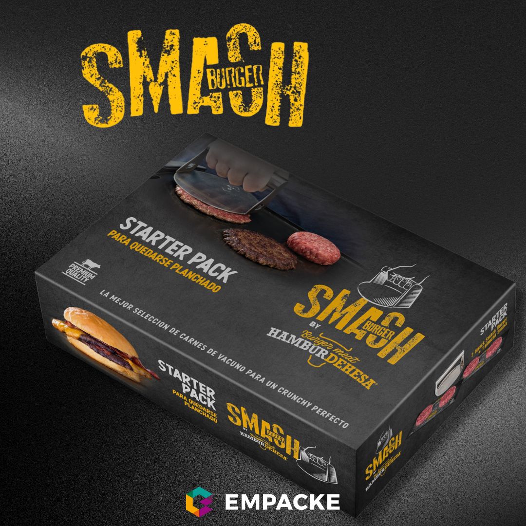 Empacke_Design's tweet image. ¡Nuevo diseño de packaging para Smash Burger de @hamburdehesa !
Un diseño rompedor, llamativo y potente, en el que la carne es la auténtica protagonista. Una tipografía con textura y con mucha personalidad es la clave de este proyecto de #packaging 

#brandingdesign #brandindg