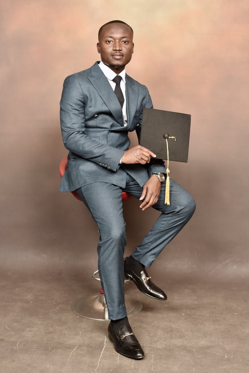 Haji_Mandoya's tweet photo. Mix ma gara avutawa 🥳🥳
Bachelors Degree in Social work 
It’s finally coming home mama 🔥#God_did https://t.co/ZWfXZm9H78
