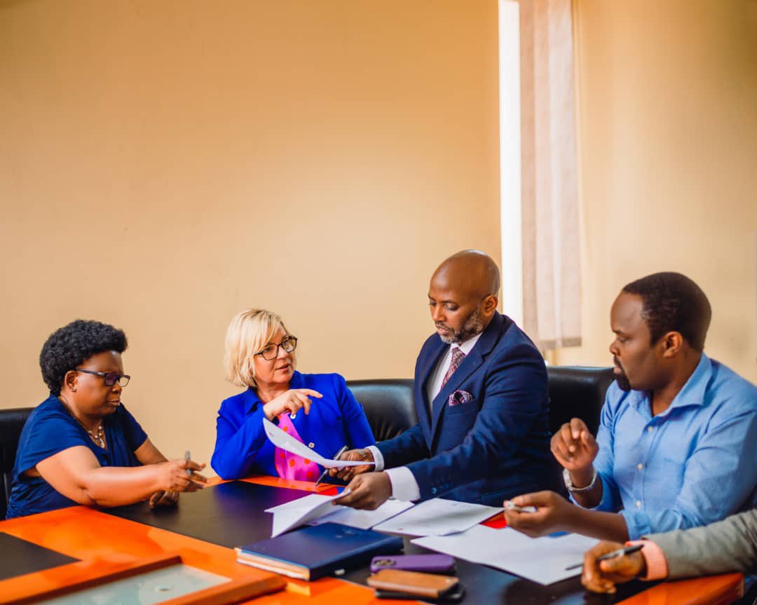 VUKampala's tweet image. 𝗕𝗜𝗚 𝗡𝗘𝗪𝗦: 𝗩𝗜𝗖𝗧𝗢𝗥𝗜𝗔 𝗨𝗡𝗜𝗩𝗘𝗥𝗦𝗜𝗧𝗬 𝗚𝗢𝗘𝗦 𝗚𝗟𝗢𝗕𝗔𝗟

We are thrilled to announce a game-changing partnership with Business and Hotel Management School (BHMS) - @BHMSLucerne in Switzerland, Robert Gordon University - @RobertGordonUni, and York St. John…
