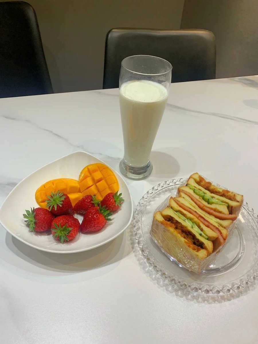 dirman_u5yong's tweet image. 見た目は悪くありません😍
誰か食べたい人いますか😛
