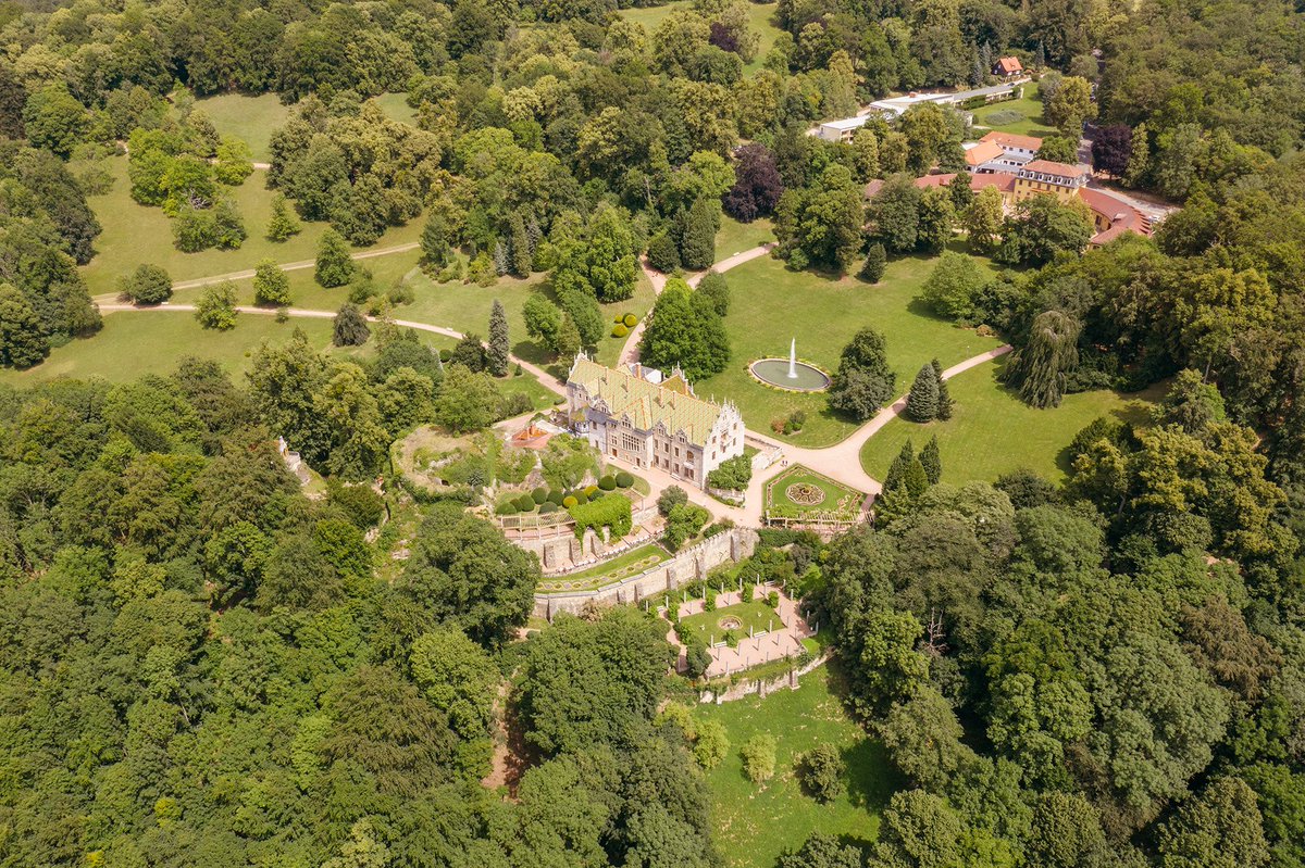 Schlosspark Altenstein bei #BadLiebenstein ist einer der schönsten Parks Deutschlands 🏆 ➡️ testberichte.de/tb/park-rankin…