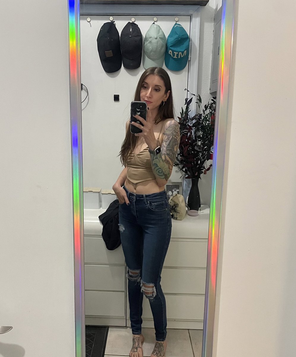 i looked cute tonight in case anyone was wondering! k goodnight!!