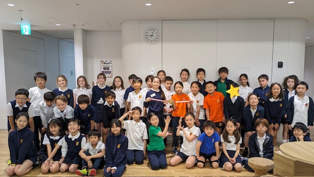 Congratulations to Y4B, Miss Miyake and Mr. Wiggins, Y4P, Mrs. Shaw and Miss Magsanoc for winning The Year 4 Sakura Medal Cup with a tie, reading more @sakuramedal books than the other classes in the year! They had an amazing 112 votes. Well done! @BST_Tokyo  @BST_PTA