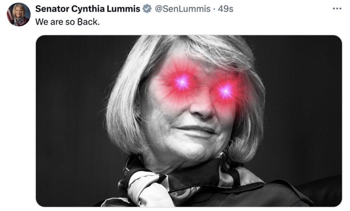 🇺🇸 US Senator Cynthia Lummis posts #Bitcoin  laser eyes after pro-crypto legislation passed in the Senate today.