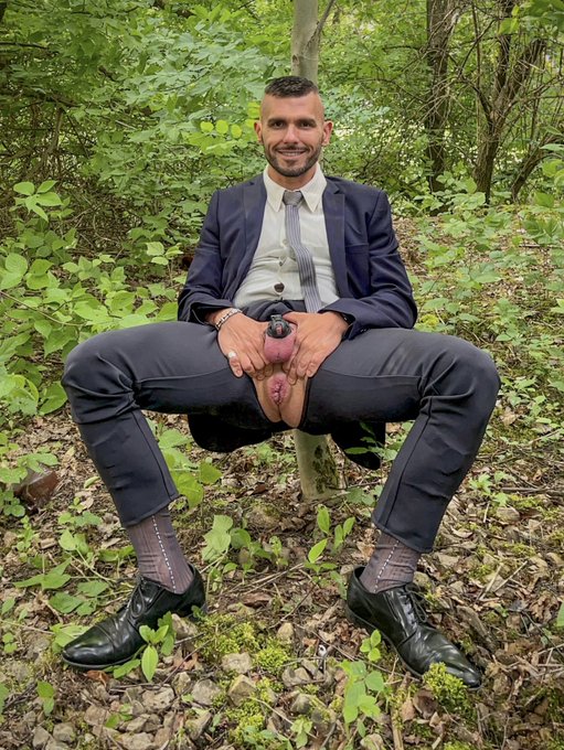 Playing with my male pussy 🍑 outside just after I left the office 👨&zwj;💼 (almost caught by twinks🤪)  @werther1_men<a href="/tag/suitandtie"class="tags"><span>#suitandtie</span></a><a href="/tag/hombres"class="tags"><span>#hombres</span></a><a href="/tag/nakedinpublic"class="tags"><span>#nakedinpublic</span></a><a href="/tag/publicexposure"class="tags"><span>#publicexposure</span></a>