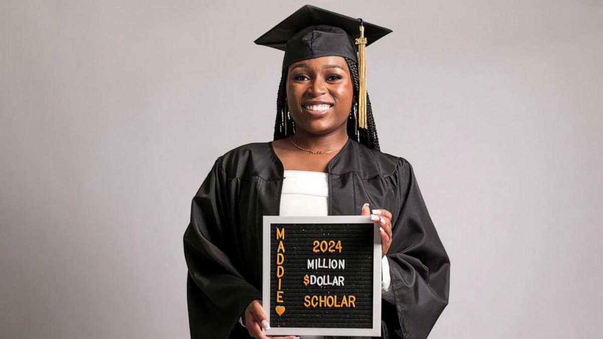 “Diligent Planning Sees Teen Accepted into 231 Schools, Winning $14.7 Million in Scholarships” She is vice president of the [high school] Class of 2024, a varsity cheerleader, a student ambassador, the school’s lead basketball manager, a member of the National Honors Society,
