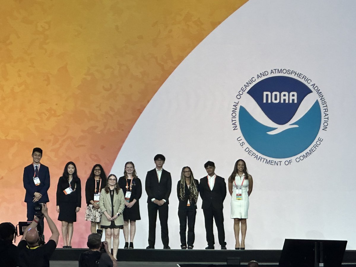smsdbiotech's tweet photo. Congratulations to Elizabeth Barnes for winning a special award from NOAA. Gives me chills!!! #RegeneronISEF @theSMSD @smsd_caa @SMWestOffice @UnionStationKC @QuintonLucasKC https://t.co/PY2Z9T6gOR