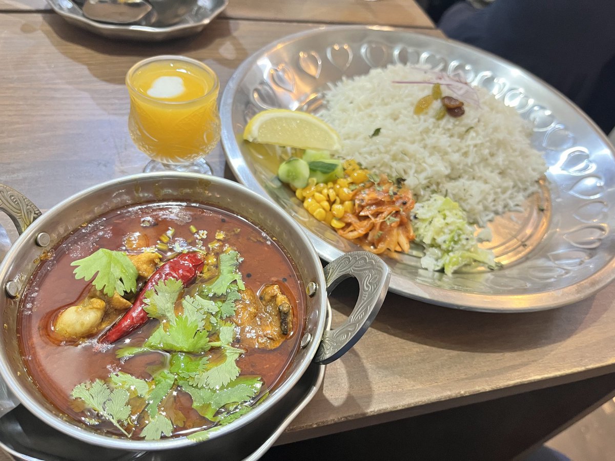 今日もランチはカレー

本格的な南インドカレー、美味し

ごちそうさま

 #六本松カレチネ 

 #カレー
 #福岡グルメ