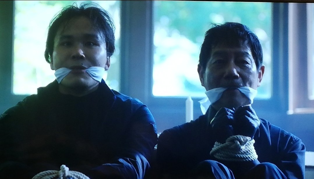 ドラマ及び劇場版「岸辺露伴は動かない」の導入部分で二人組が露伴の