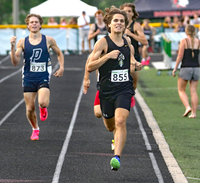 TheManiacHiker's tweet image. Floyd Central Boys Tck Sectional-Floyd Central dominates with 212 pts...New Albany second at 133 and Corydon Central third at 92.5...FC's Brock Conrad goes to the top of the board in the state in the discus with a throw of 188 feet, 1 1/2 inches.