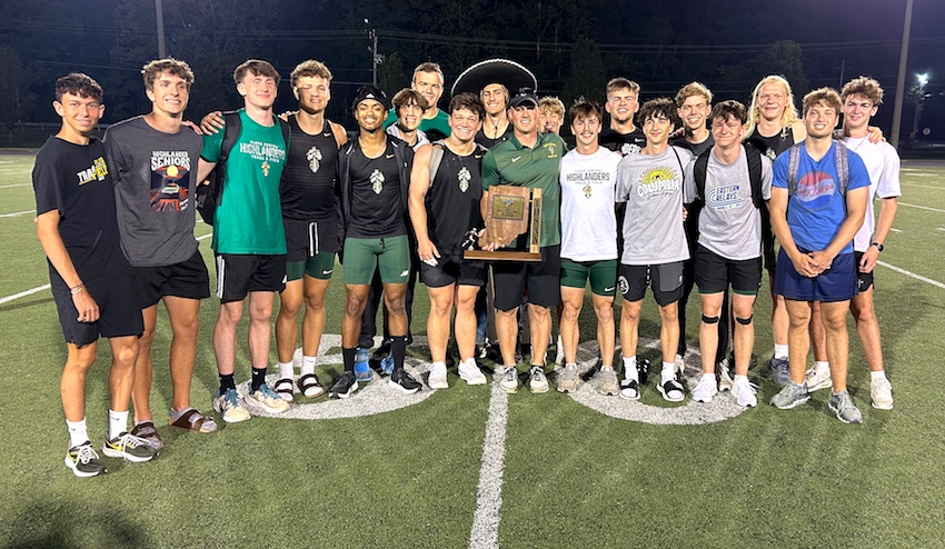 TheManiacHiker's tweet image. Floyd Central Boys Tck Sectional-Floyd Central dominates with 212 pts...New Albany second at 133 and Corydon Central third at 92.5...FC's Brock Conrad goes to the top of the board in the state in the discus with a throw of 188 feet, 1 1/2 inches.