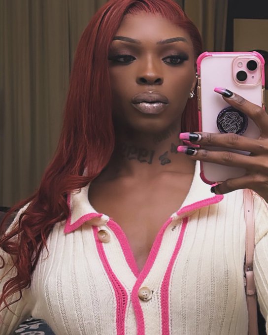 Happy Birthday Barbie 🎂🎀💕 https://t.co/73e1s6Pzmf