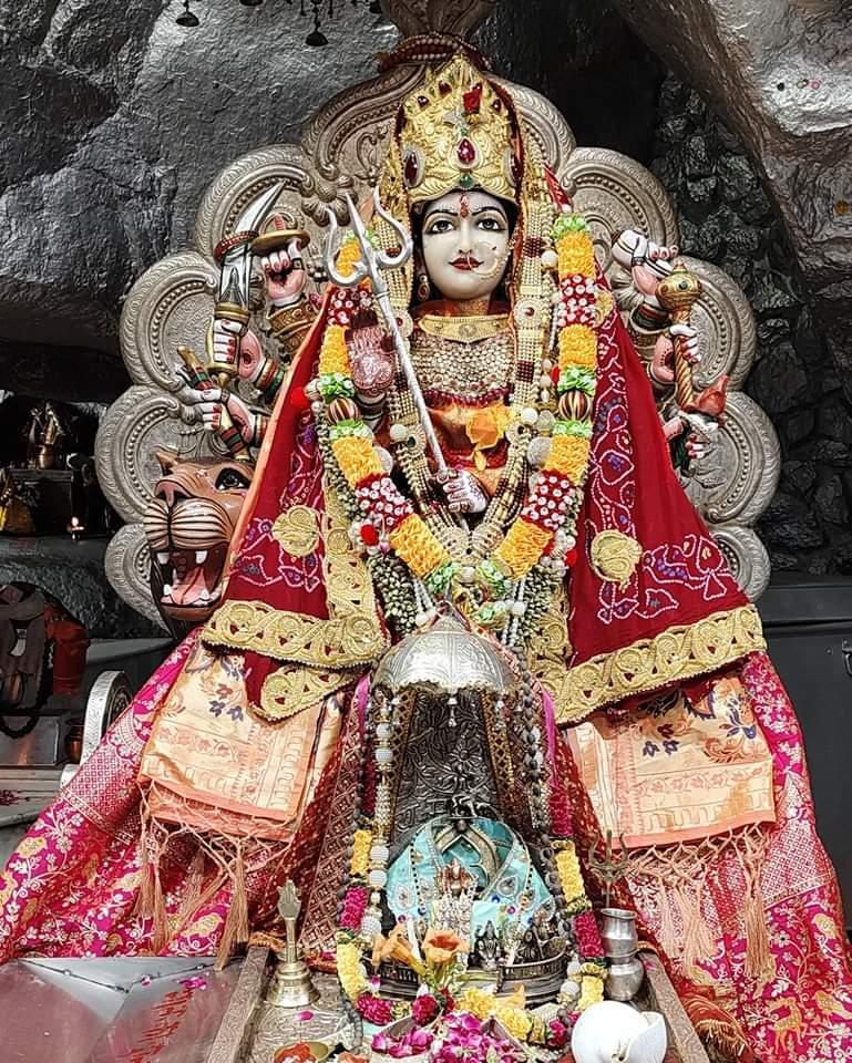 ShailShekhawat's tweet photo. नवमी शुक्ल पक्ष विक्रम सम्वत 2081श्रंगार दर्शन🔔 कुलदेवी देवसर  मैय्या से हम आपके लिए मंगलमय की कामना करते है🌹 https://t.co/fUS2Tgg5H7