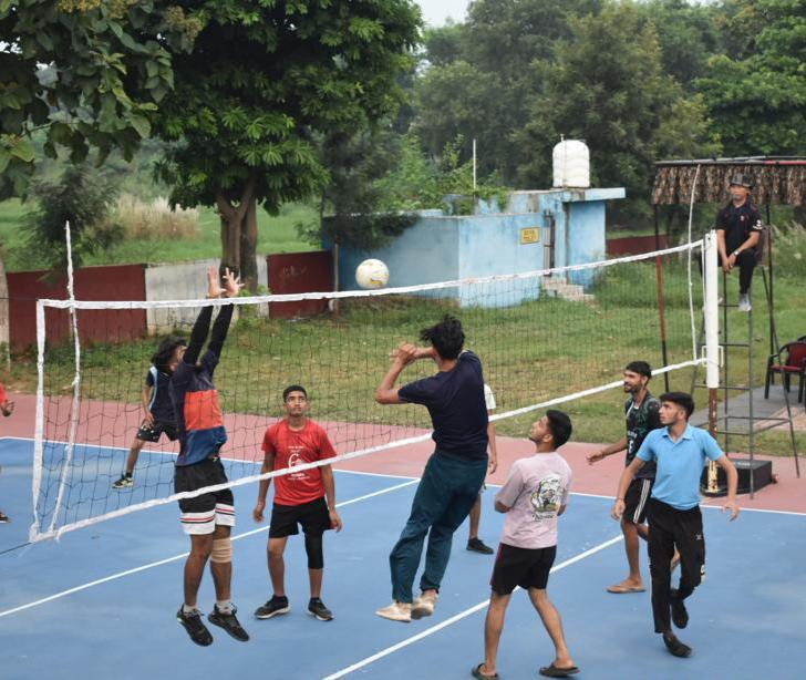 Spiking up camaraderie! #IndianArmy hosts Inter Village Volleyball Tournament in border villages of Pallanwala, J&K. #CommunitySports.. #AwamKiFauj . . . . . . . . . . . #SRHvsGT #VickyKaushal #OrangeArmy #MIvsLSG #SwatiMaliwal #IPLPlayoffs #AishwaryaRaiBachchan