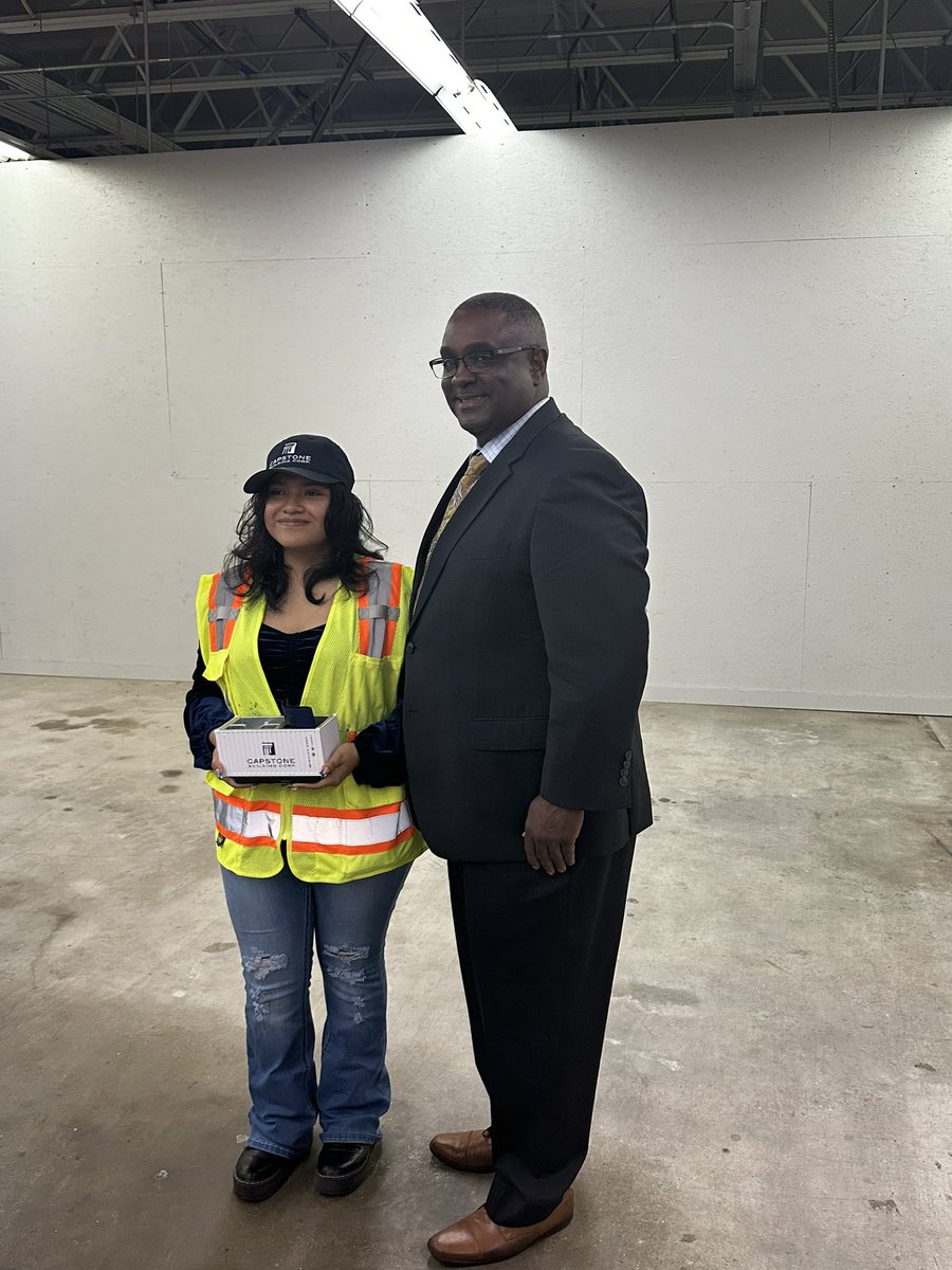 OnecentFord's tweet image. A great day for 35 @JEFCOED Academy of Craft Training Seniors who received industry job offers. #WorkforceReady! @AcadCraftTrain @JEFCOCareerTech