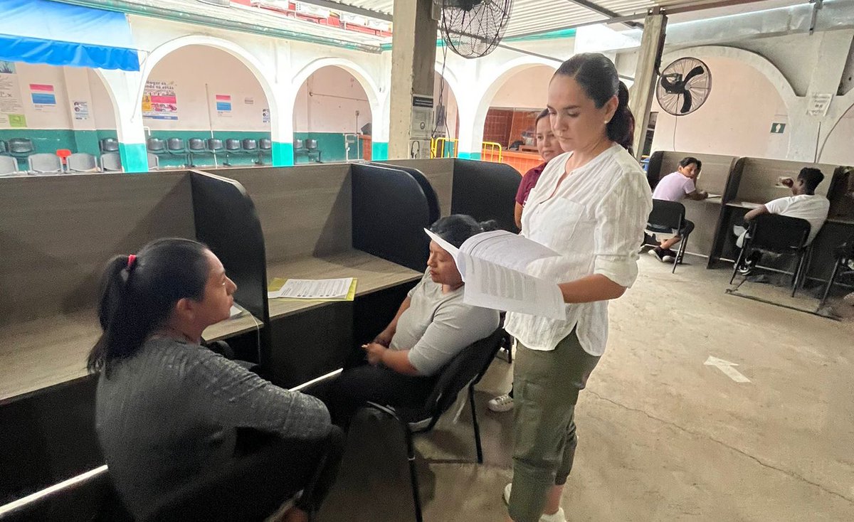 📸En Tapachula, Chiapas, visitamos las  oficinas de la Comisión Mexicana de Ayuda a Refugiados junto a la canciller @aliciabarcena, la secretaria @LuisaAlcalde y el subsecretario @arturomedinap de @SEGOB_mx.

A través de la #CooperaciónInternacional continuaremos trabajando para