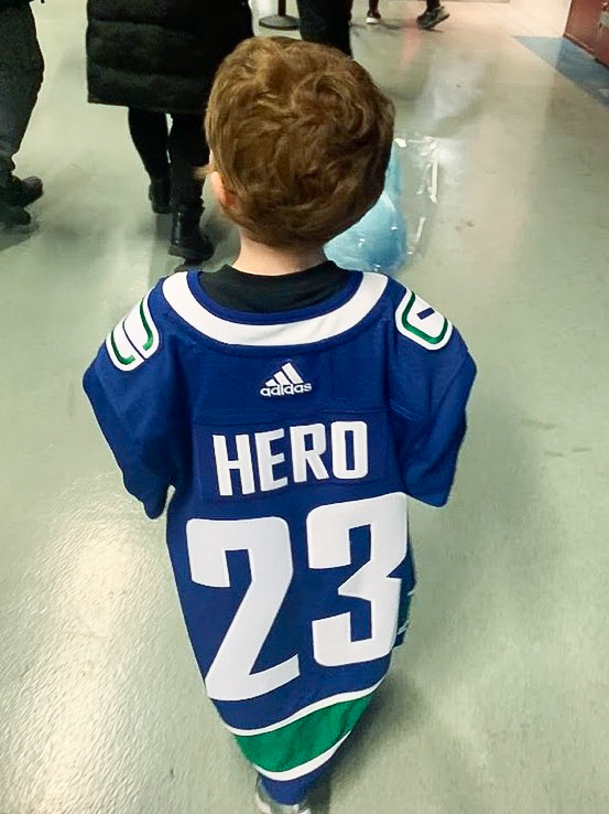 An exciting day on and off the ice as one of our #Canucks Heroes, Sterling, has completed his two years of chemotherapy!

Way to go, Sterling! 💪