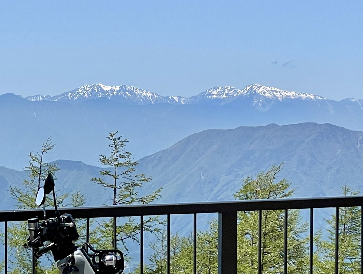 スバルラインから見えた
山頂に雪の残る南アルプス連峰も
かなり嬉しかったです😊
吉田うどんで〆たので
気をつけて帰ります🛵💨